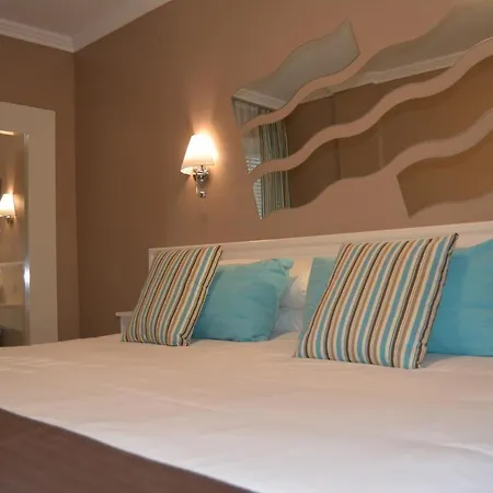 Residencial La Quinta Park 2 * Санта-Урсула